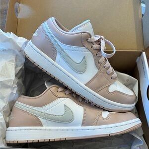 Nike Air Jordan 1 low Beige